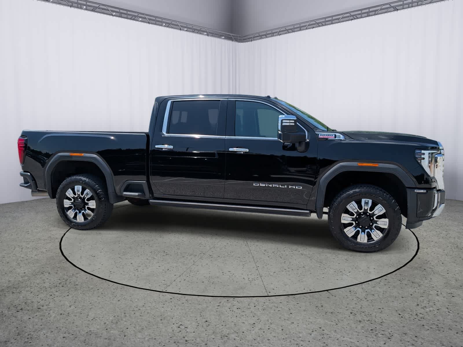 Certified 2025 GMC Sierra 3500 Denali w/ Denali Reserve Package AWD/4WD image 2