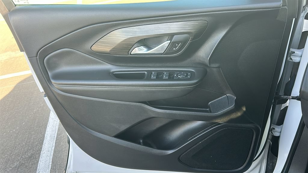 Used 2024 GMC Terrain SLE FWD image 19