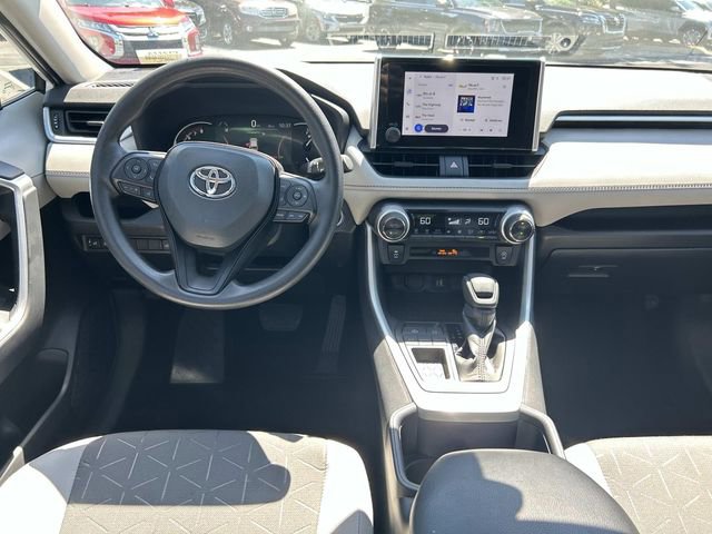 Used 2025 Toyota RAV4 XLE FWD image 17