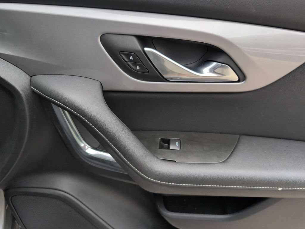 Used 2025 Chevrolet Blazer LT FWD image 33