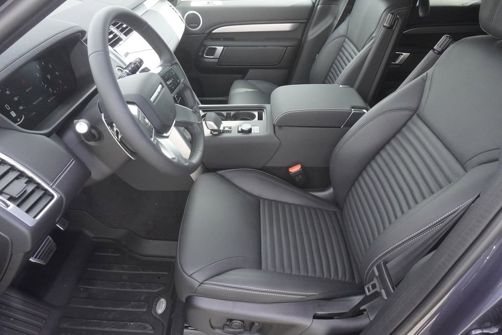 New 2026 Land Rover Discovery Limited Edition image 19