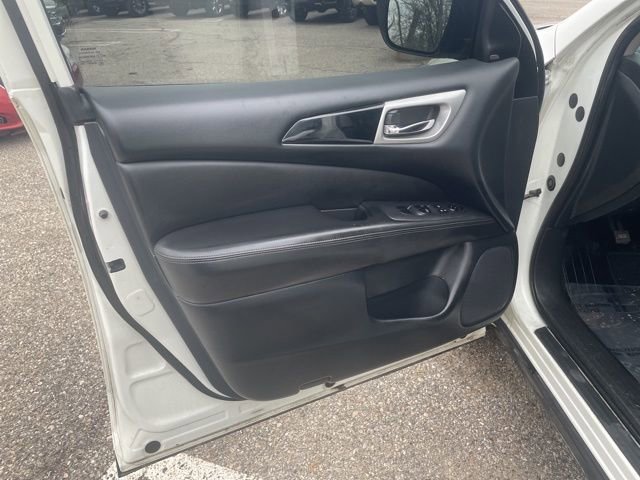 Used 2019 Nissan Pathfinder SV AWD/4WD image 12