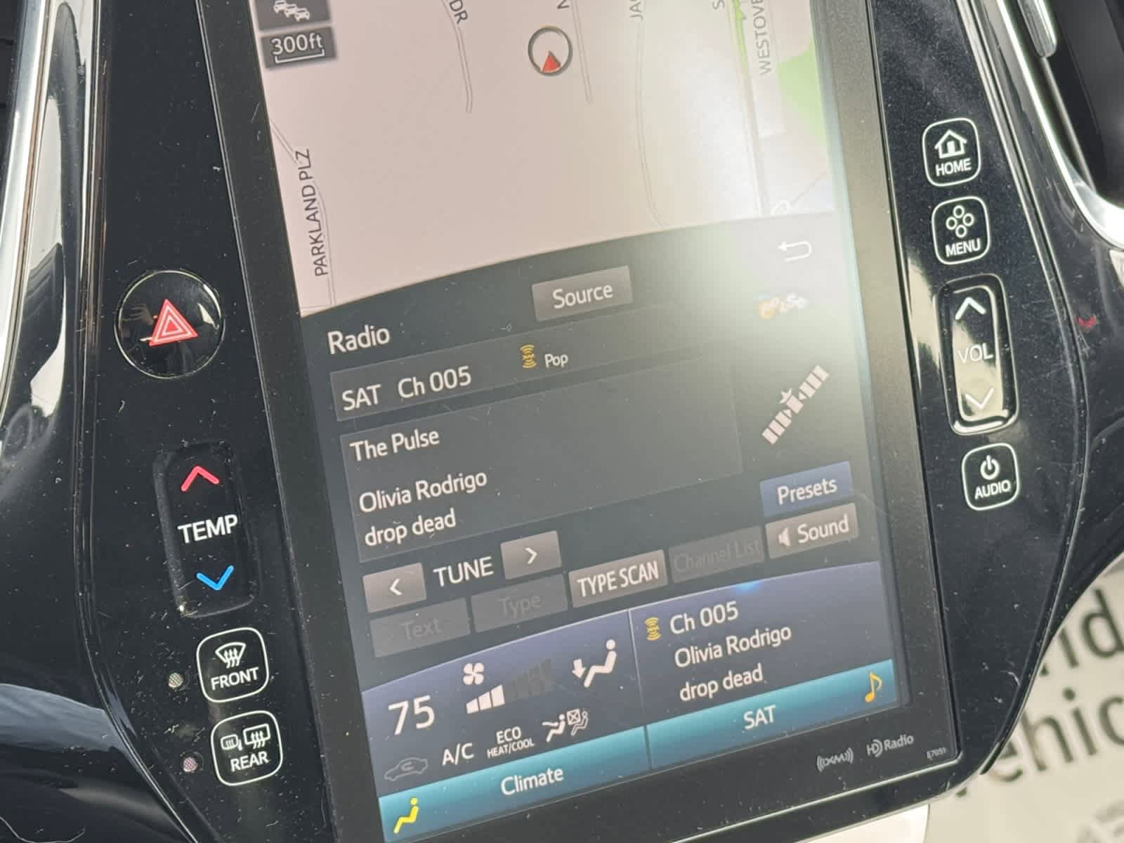 Used 2018 Toyota Prius Prime Premium FWD image 5