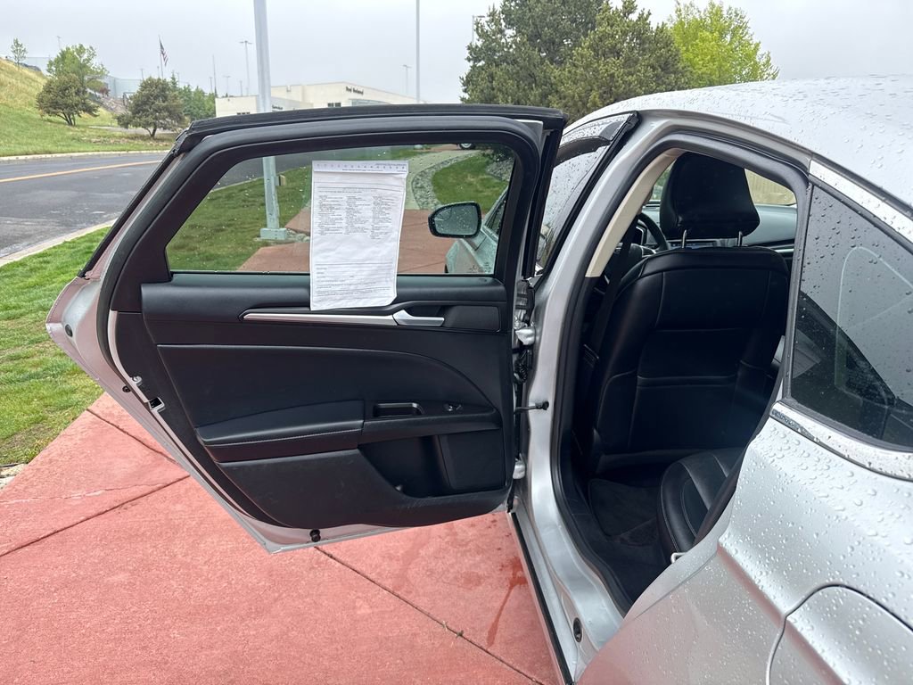 Certified 2017 Ford Fusion SE FWD image 23