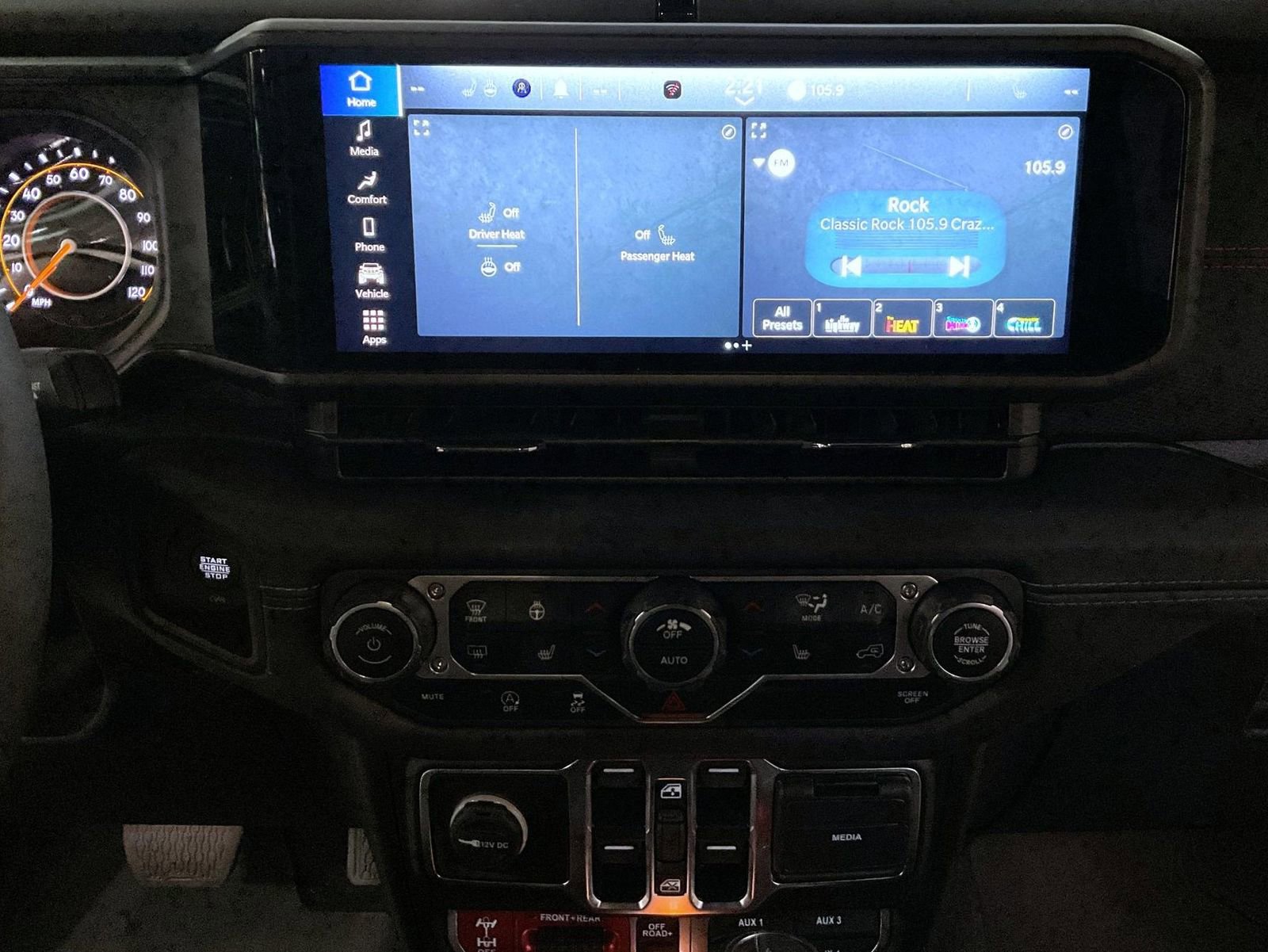 Used 2025 Jeep Wrangler Unlimited Rubicon image 13