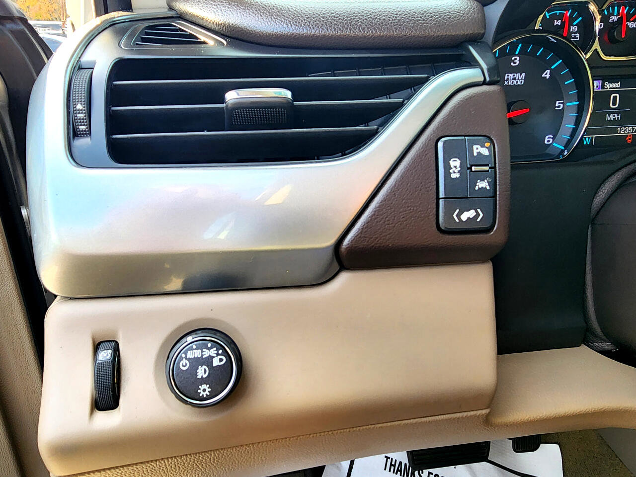 Used 2018 Chevrolet Suburban Premier image 20