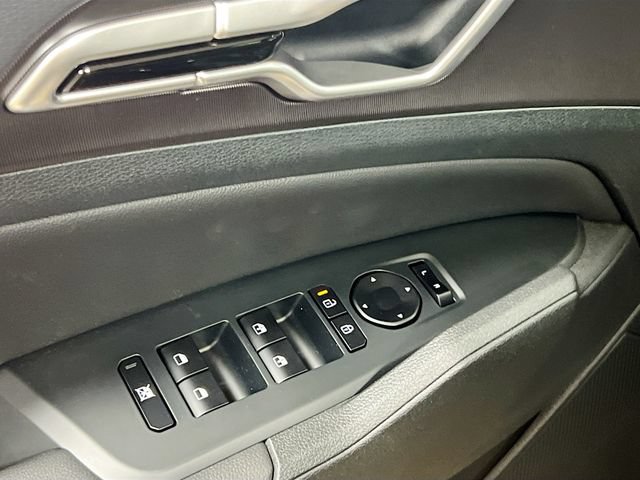 New 2026 Kia Sportage EX FWD image 17