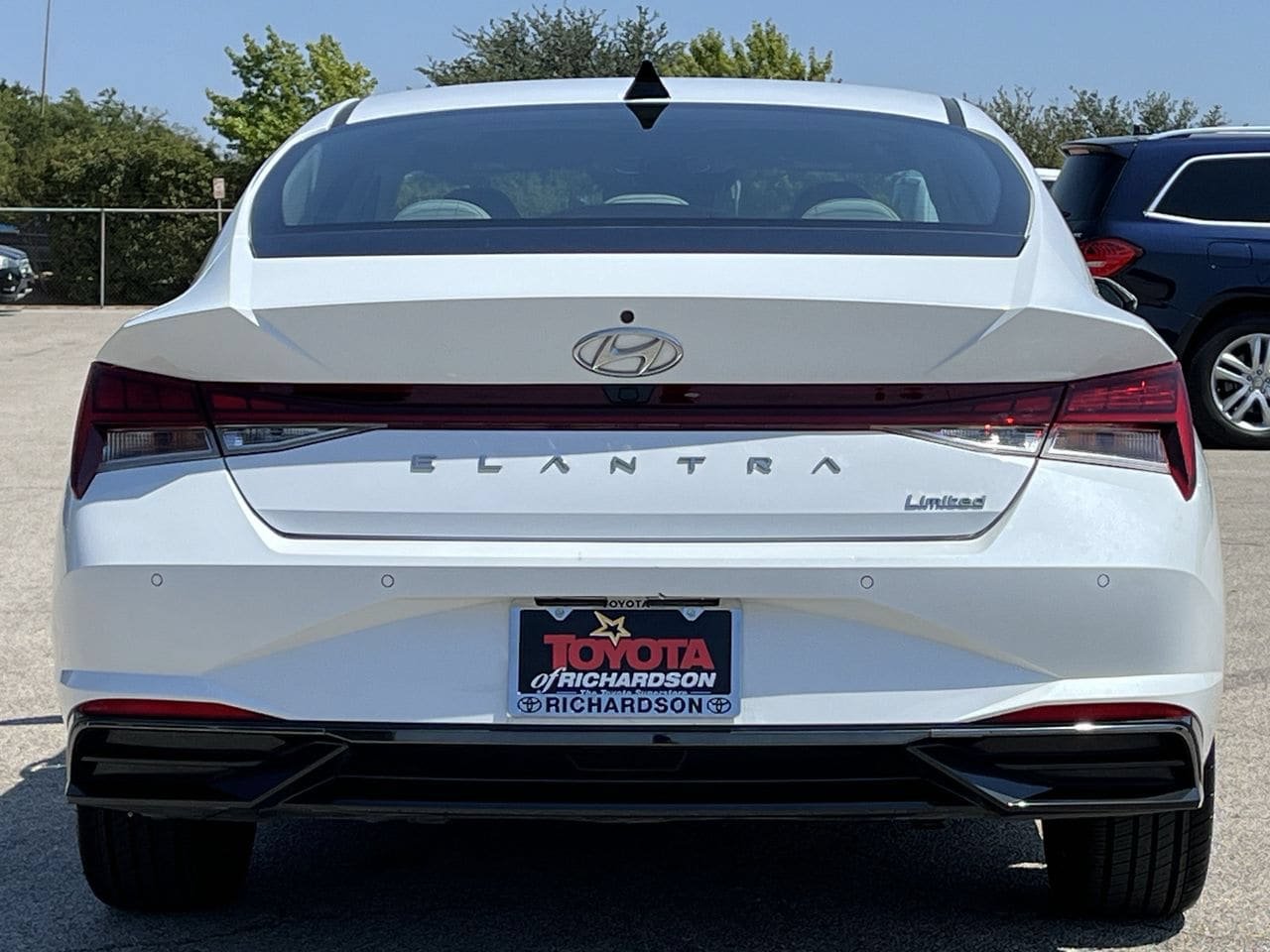 Used 2021 Hyundai Elantra Limited FWD image 5