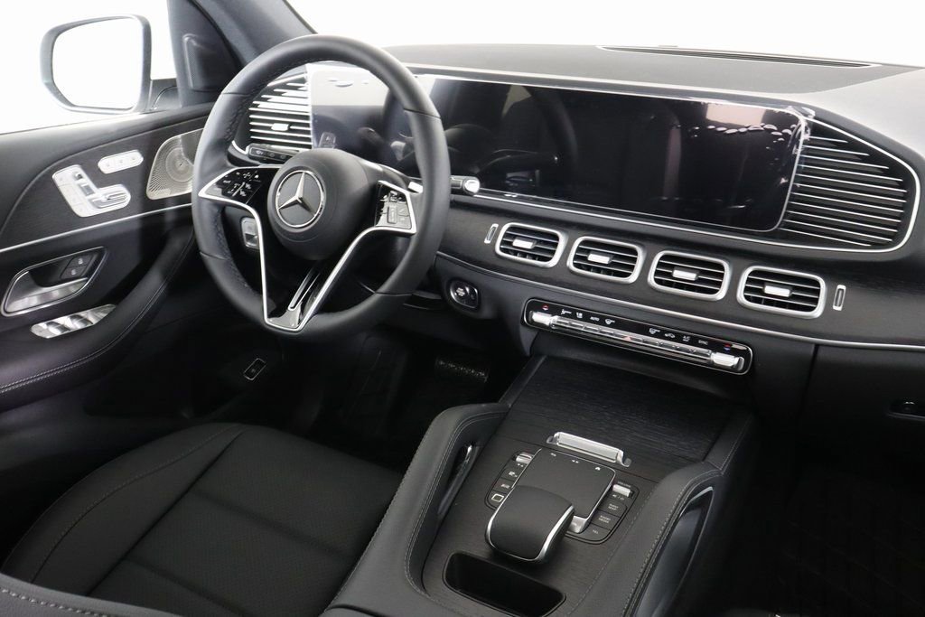 Used 2025 Mercedes-Benz GLE 350 4MATIC image 4