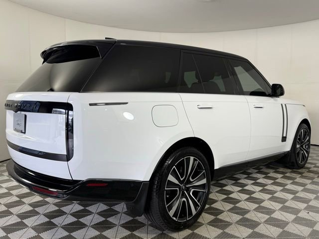 New 2025 Land Rover Range Rover SE image 8