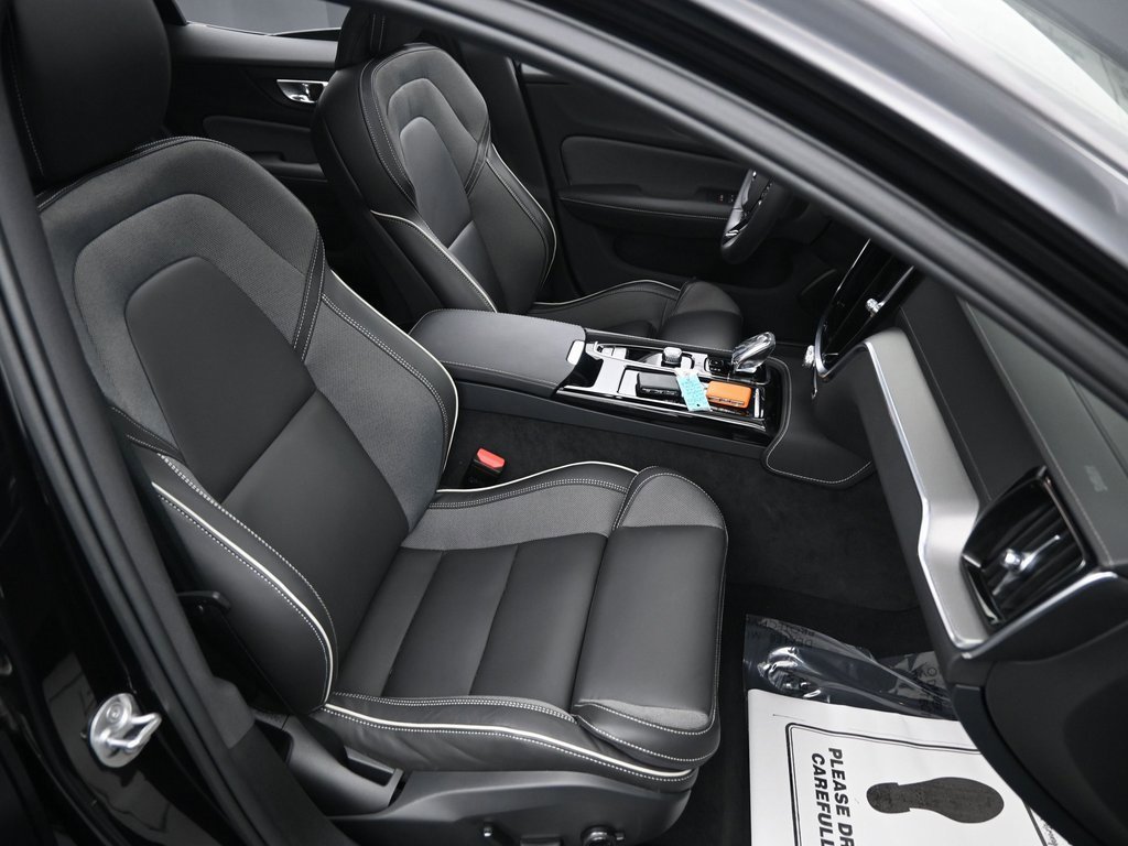 Used 2024 Volvo S60 T8 Ultimate w/ Climate Package image 40