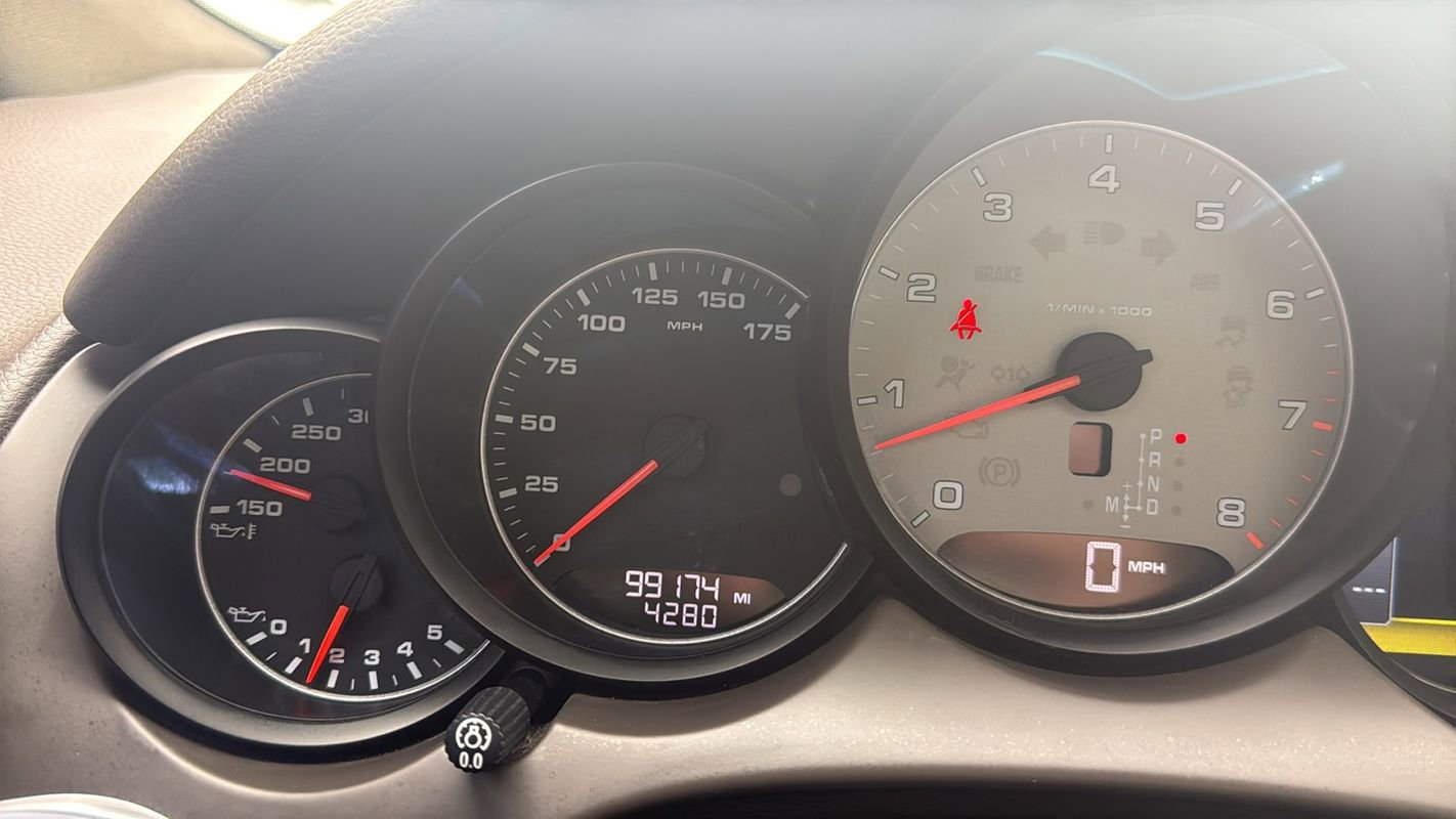 Used 2015 Porsche Cayenne S image 21