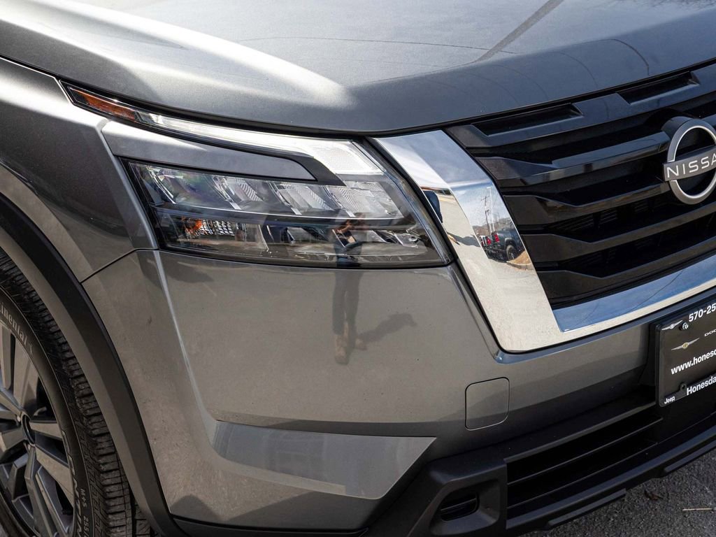 Used 2023 Nissan Pathfinder SV AWD/4WD image 37