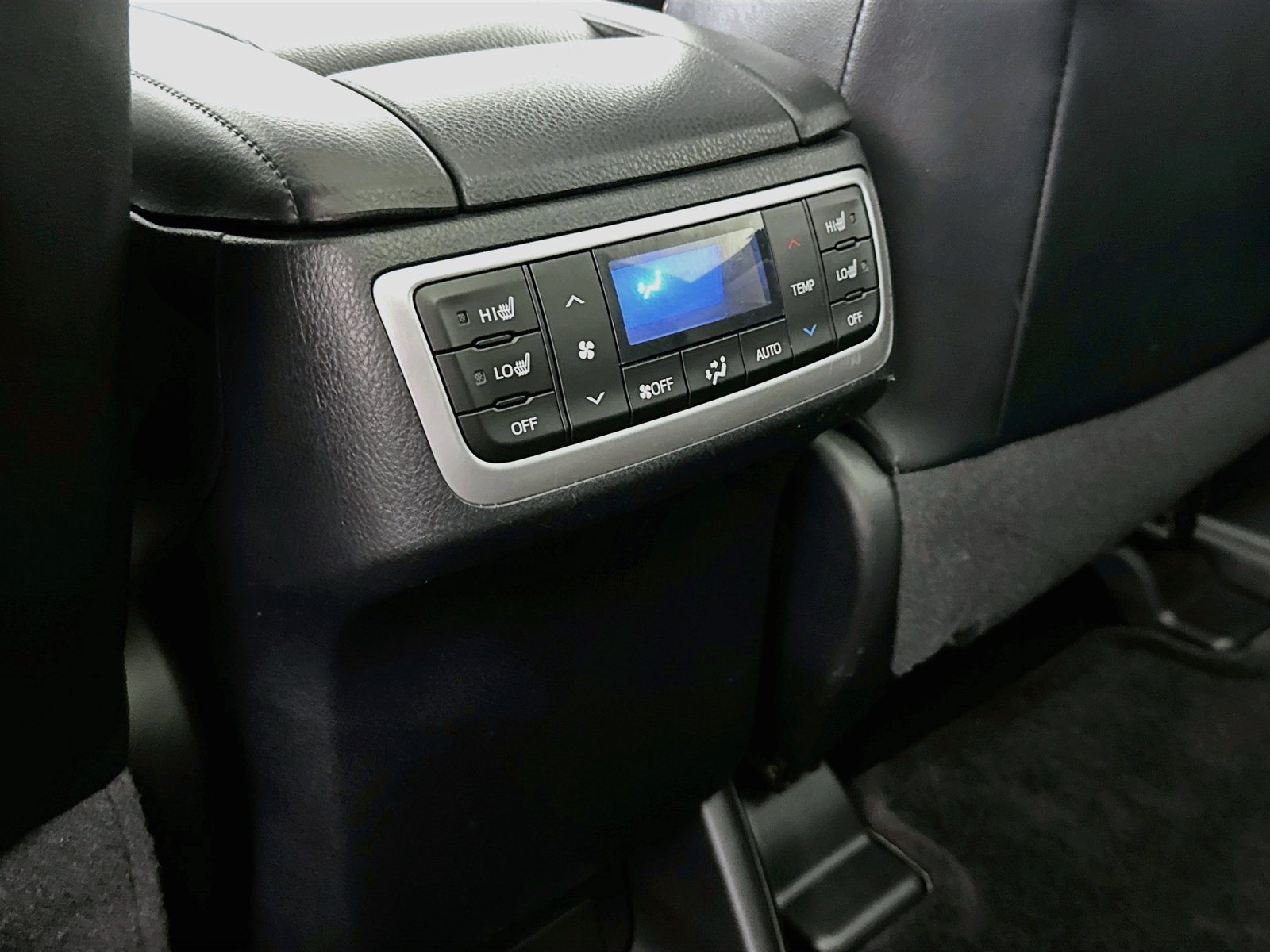 Used 2017 Toyota Highlander Limited Platinum FWD image 27