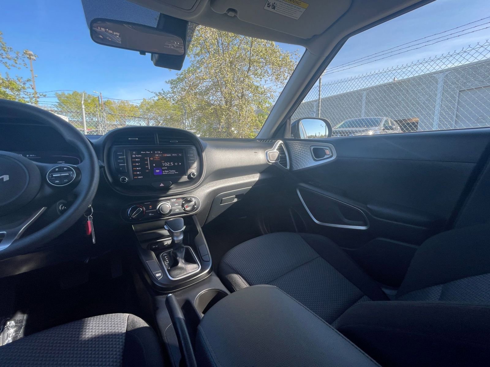 Used 2025 Kia Soul LX w/ LX Technology Package image 33