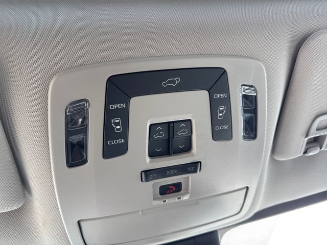 Used 2024 Toyota Sienna XLE w/ XLE Plus Package AWD/4WD image 31