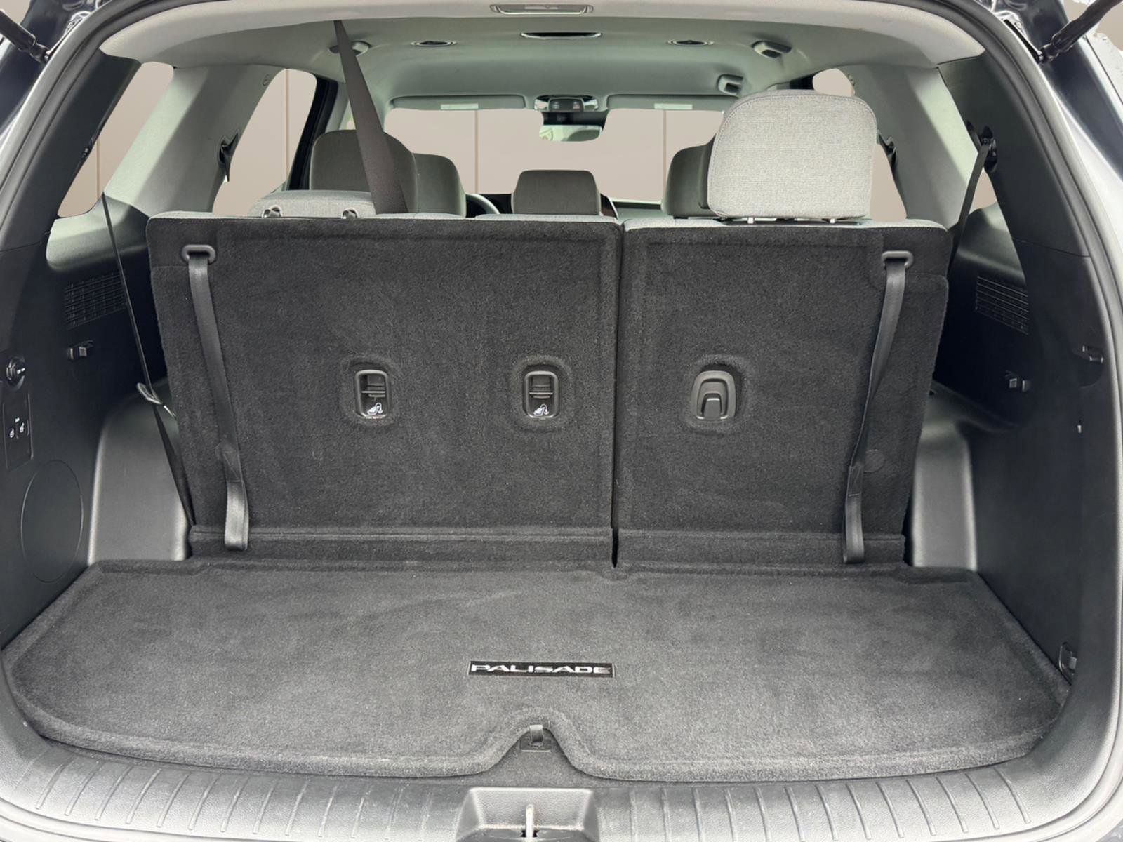 Used 2023 Hyundai Palisade SE w/ Cargo Package FWD image 18
