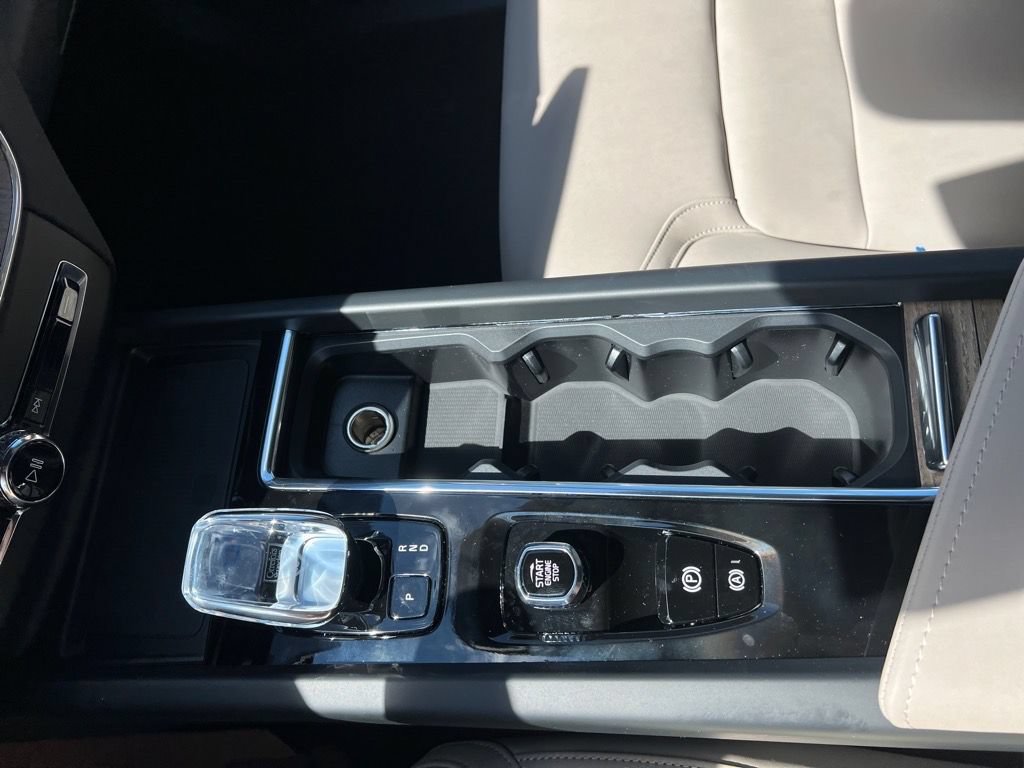 Certified 2026 Volvo XC60 T8 Plus w/ Protection Package Premier AWD/4WD image 20