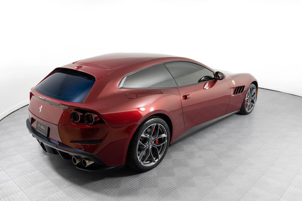Certified 2019 Ferrari GTC4Lusso T RWD image 2