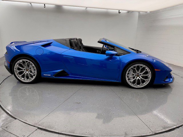 Used 2024 Lamborghini Huracan EVO image 3