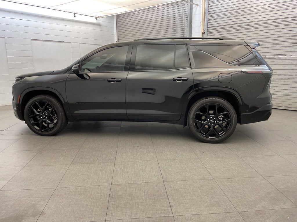 Used 2025 Chevrolet Traverse RS w/ LPO, Floor Liner Package image 8