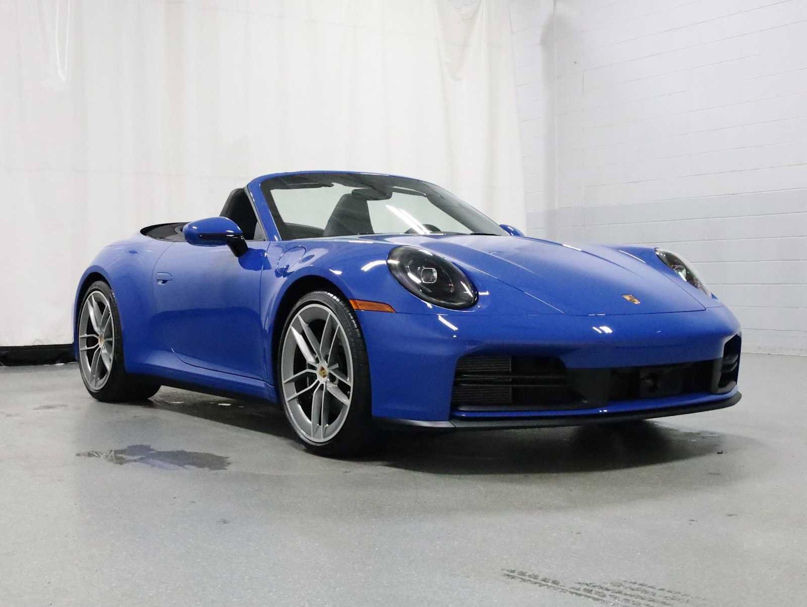Certified 2025 Porsche 911 Carrera RWD image 13