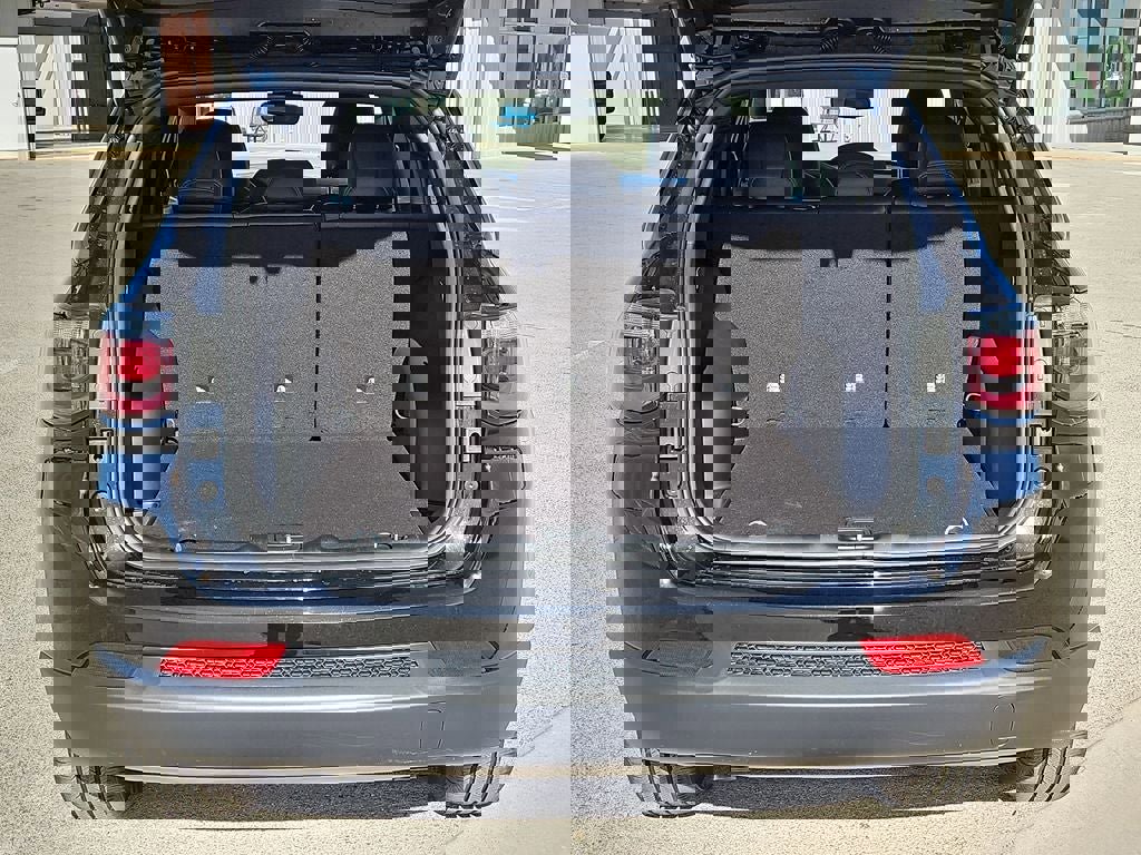 New 2026 Jeep Compass Latitude image 16