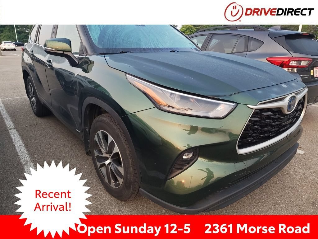 Used 2023 Toyota Highlander XLE AWD/4WD image 1