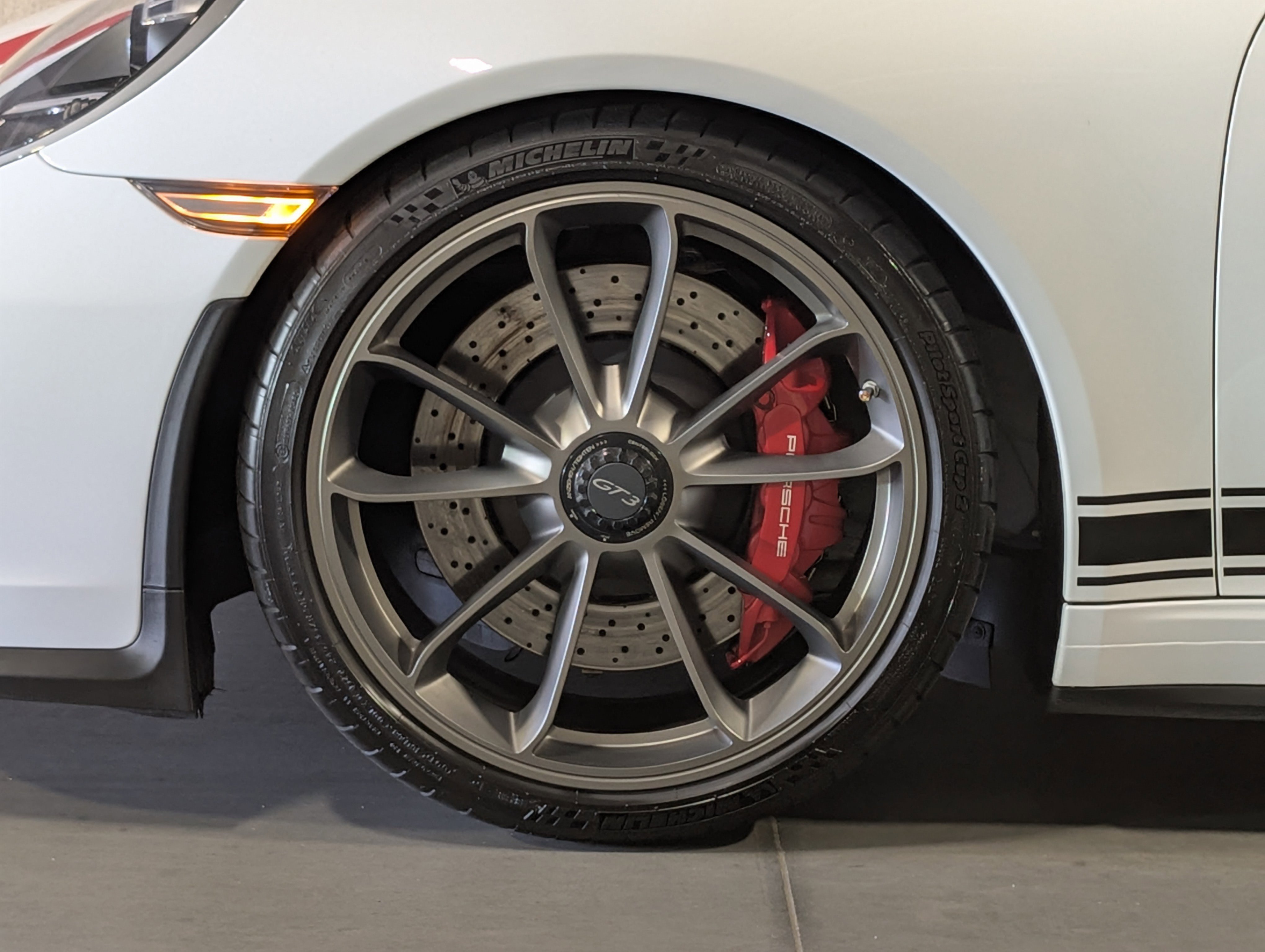 Certified 2018 Porsche 911 GT3 RWD image 14