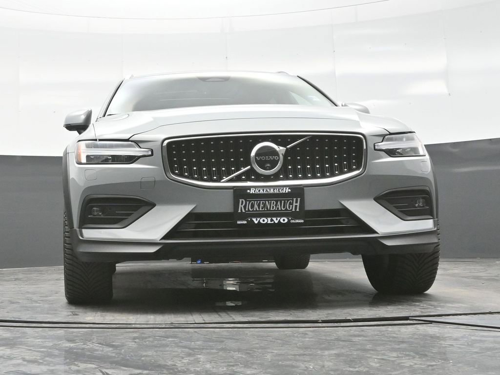 Used 2025 Volvo V60 B5 Cross Country Plus AWD/4WD image 19
