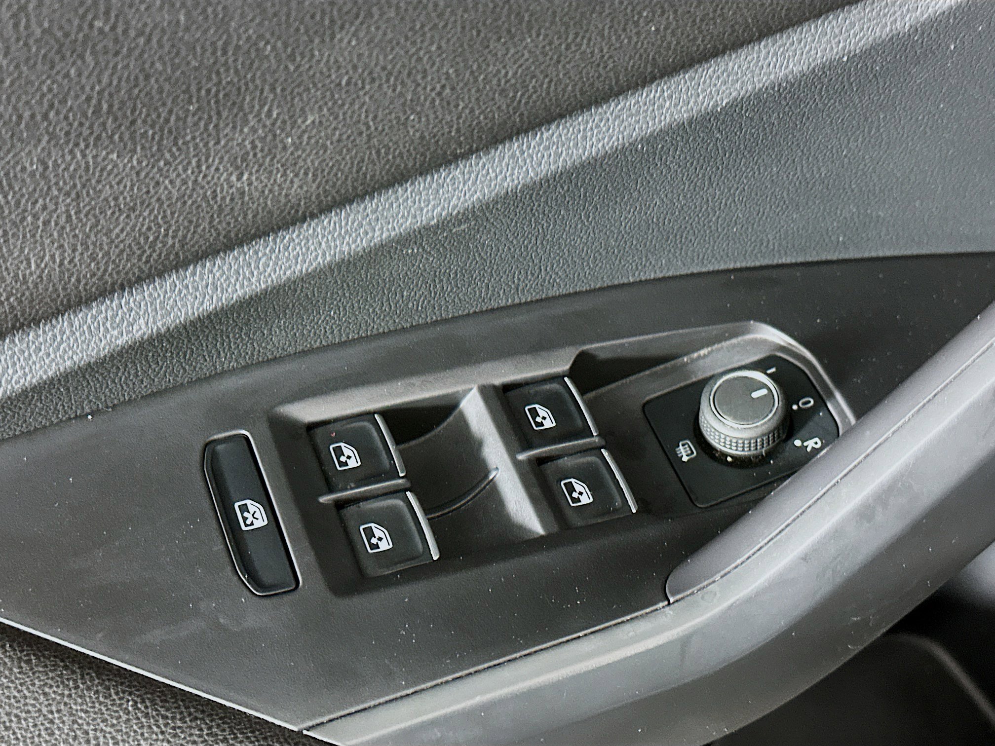 Used 2024 Volkswagen Jetta SE image 15