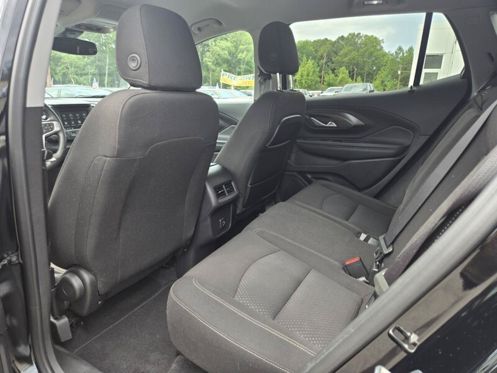 Used 2024 GMC Terrain SLE AWD/4WD image 18