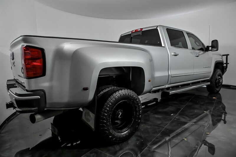Used 2015 GMC Sierra 3500 Denali w/ Duramax Plus Package AWD/4WD image 9