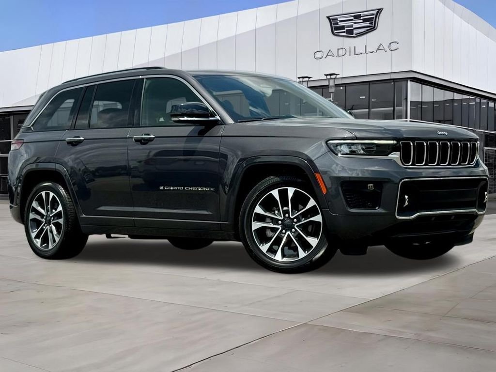 Used 2022 Jeep Grand Cherokee Overland AWD/4WD image 2