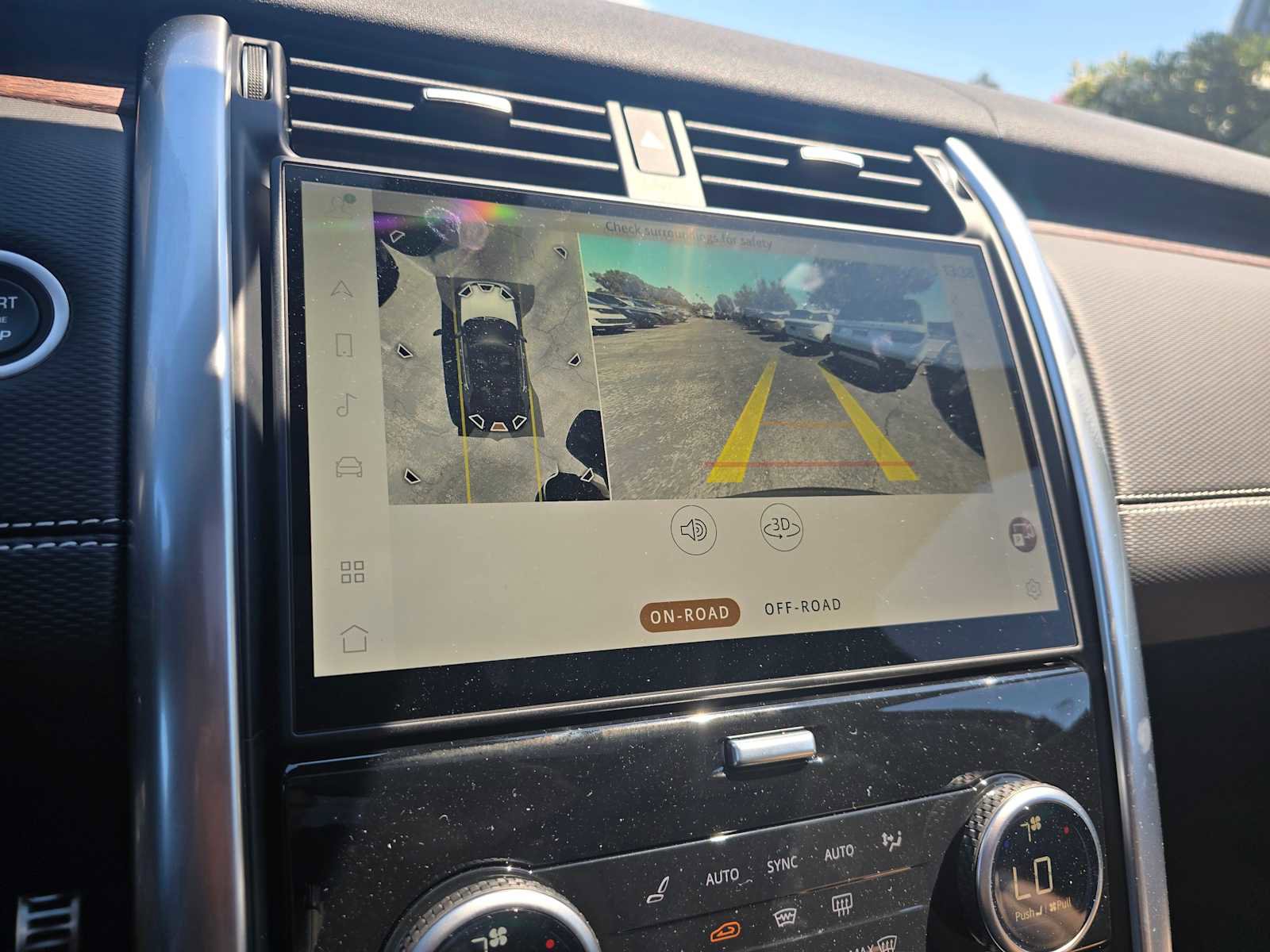 New 2025 Land Rover Discovery Dynamic SE image 29