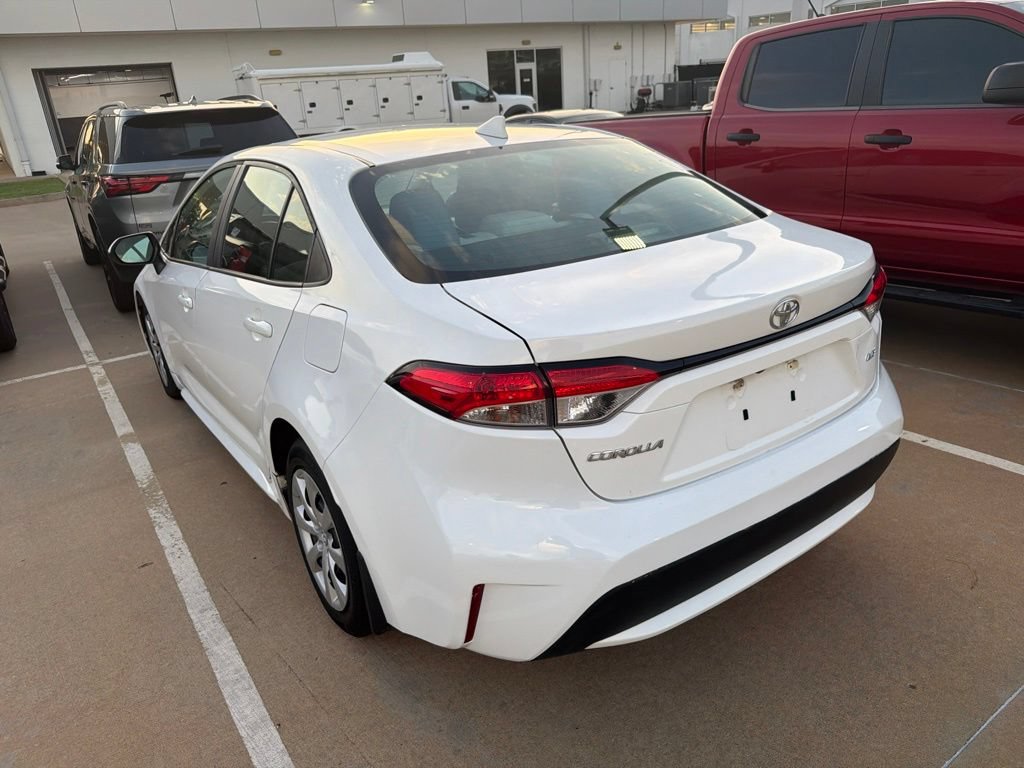 Used 2020 Toyota Corolla LE FWD image 5