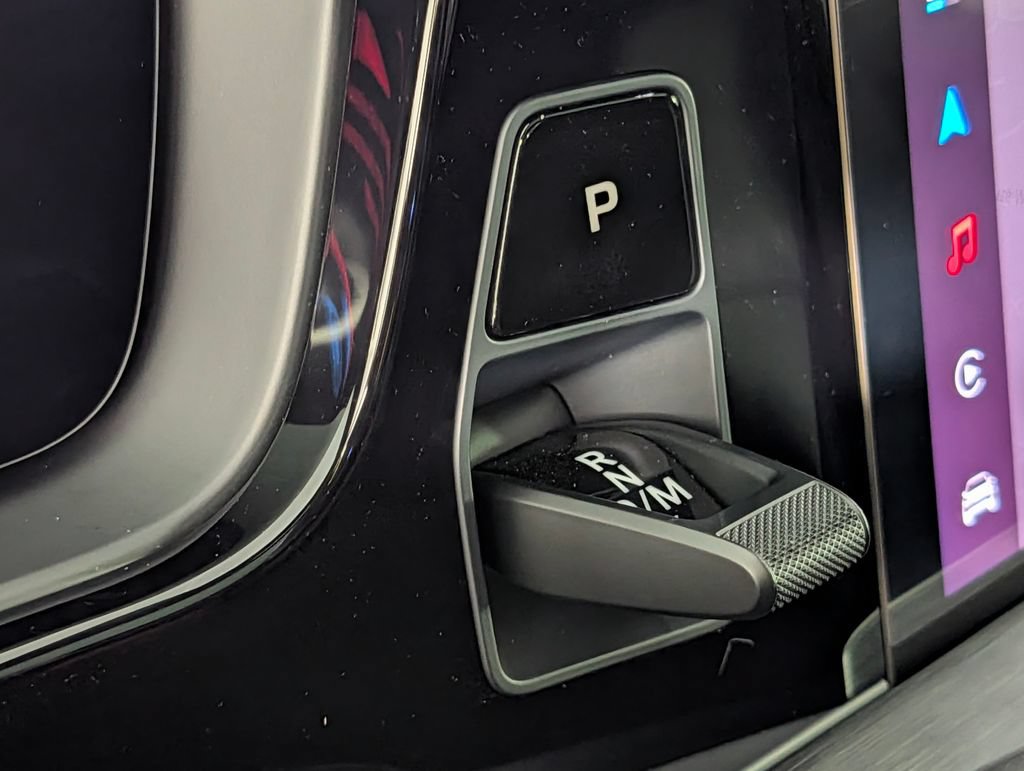 Certified 2025 Porsche Cayenne GTS AWD/4WD image 37