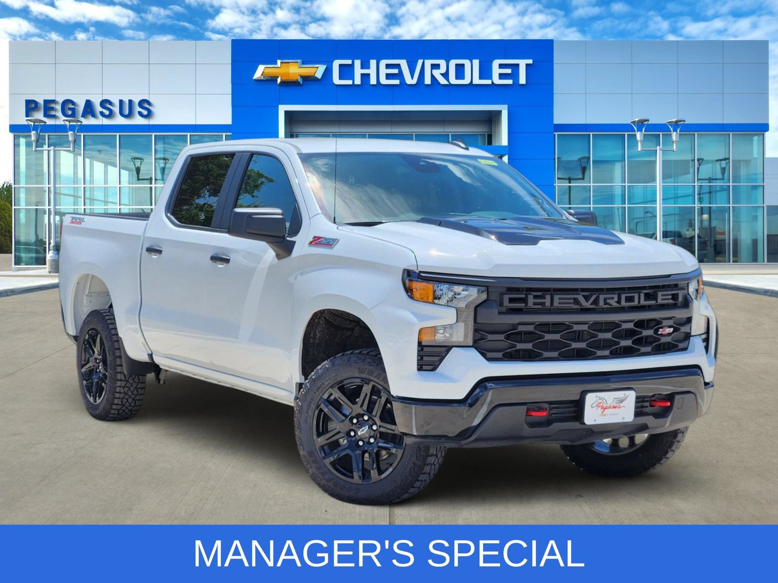 New 2026 Chevrolet Silverado 1500 Custom Trail Boss AWD/4WD image 1
