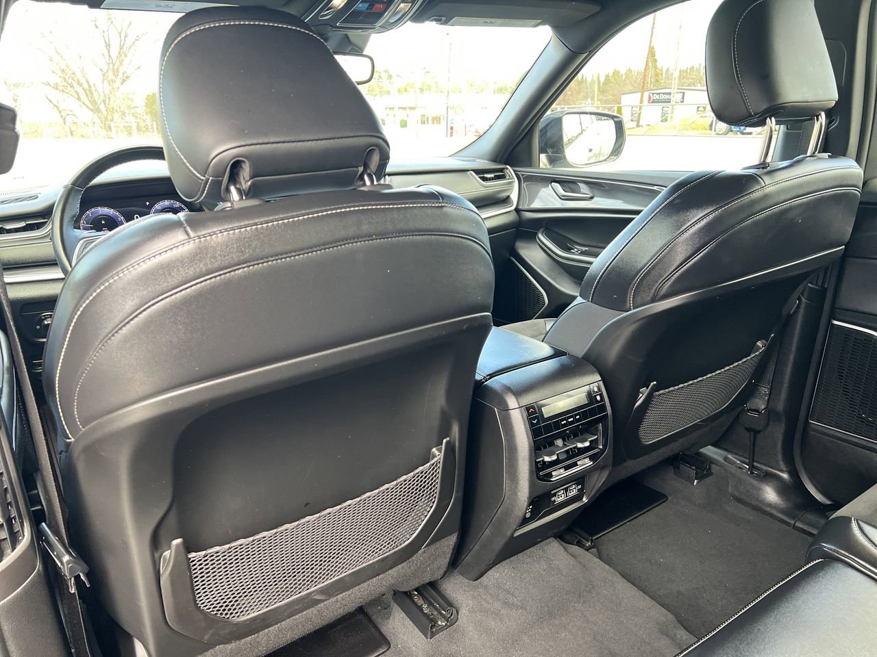 Used 2022 Jeep Grand Cherokee L Laredo image 23