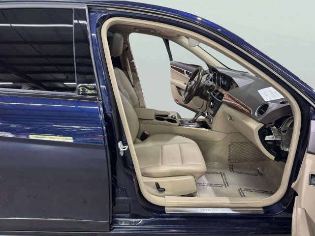 Used 2014 Mercedes-Benz C 300 Sport image 39