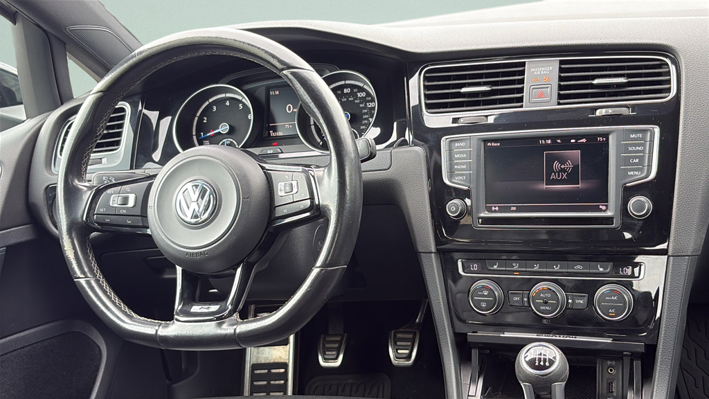 Used 2016 Volkswagen Golf R 4-Door AWD/4WD image 23