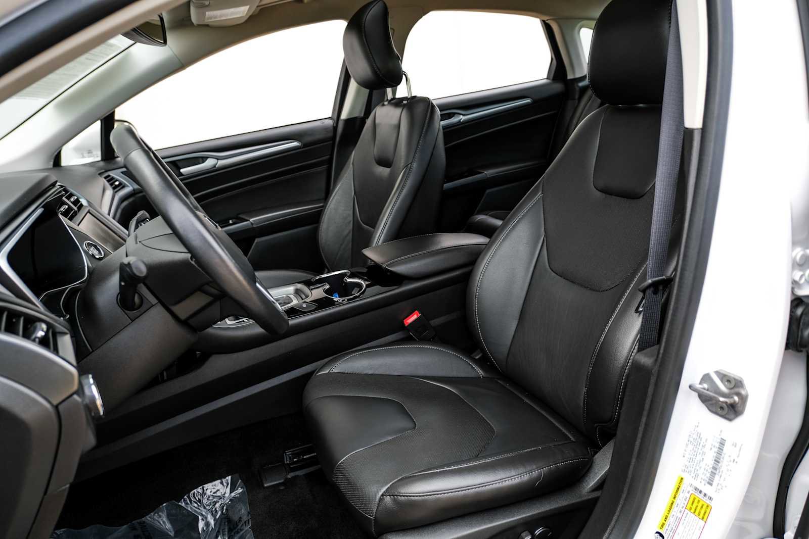 Used 2014 Ford Fusion Energi Titanium image 33