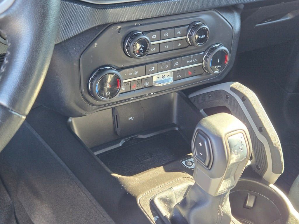 Used 2022 Ford Bronco Outer Banks image 25