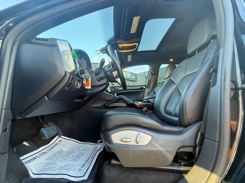 Used 2015 Porsche Cayenne S image 24