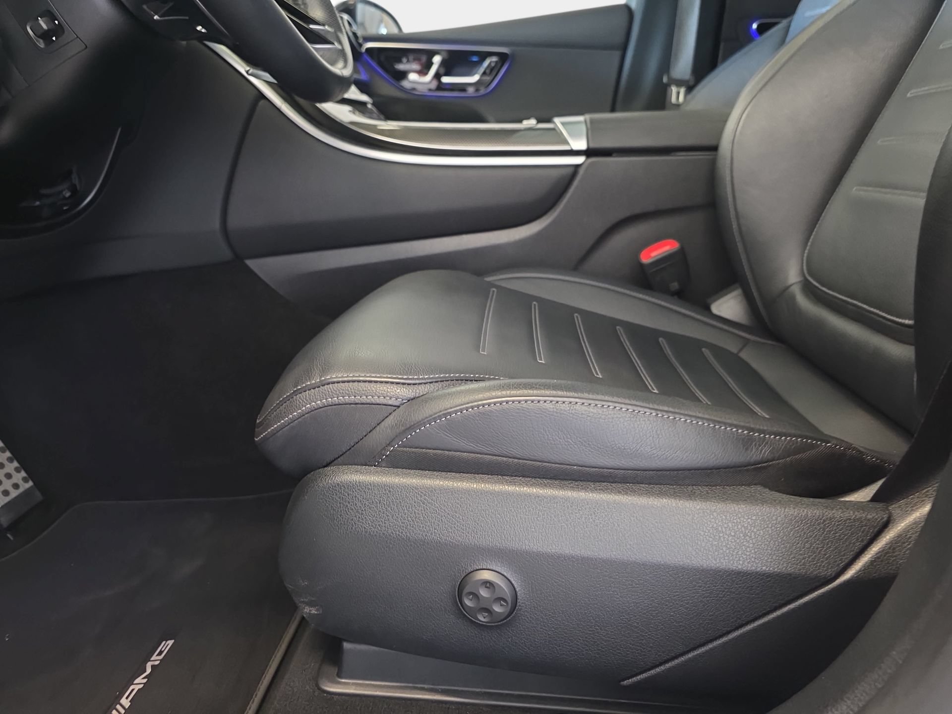 Used 2025 Mercedes-Benz GLC 43 AMG 4MATIC image 28