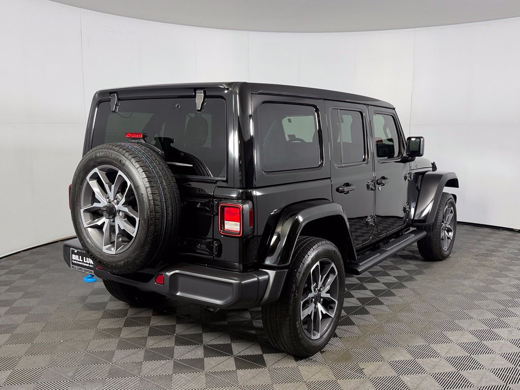 Used 2024 Jeep Wrangler Unlimited AWD/4WD image 7