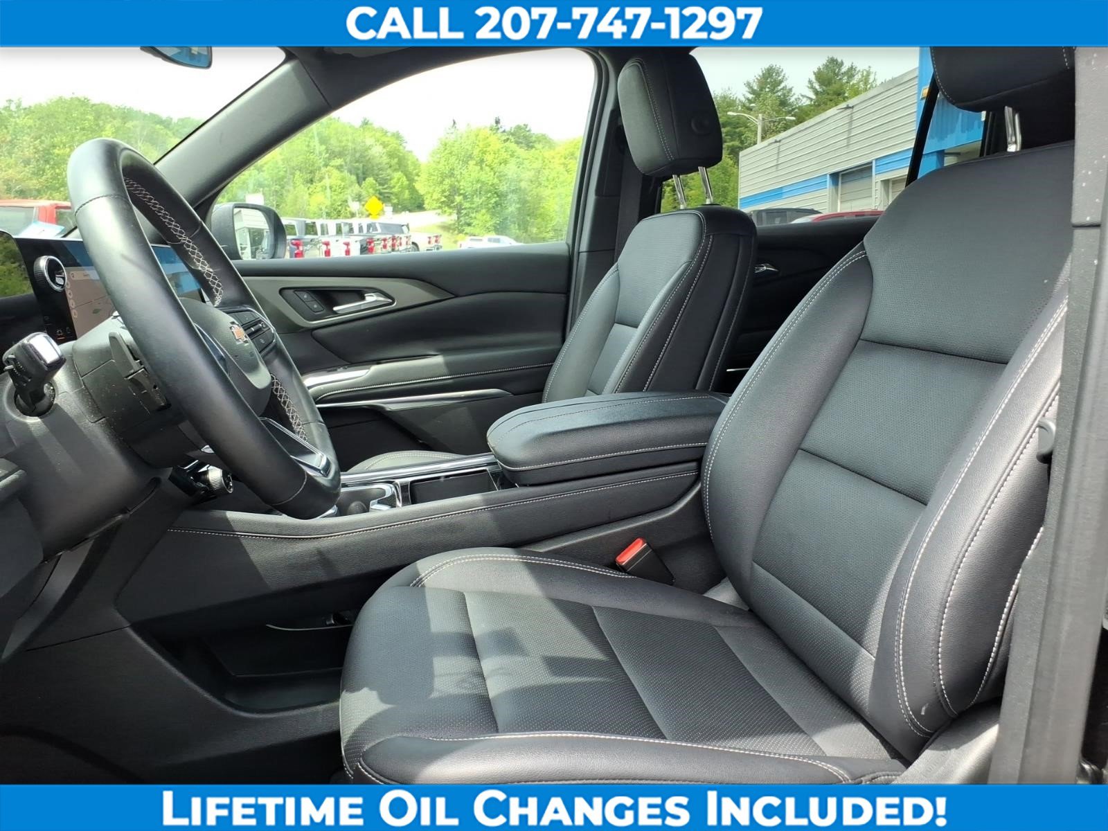 Used 2025 Chevrolet Traverse LT AWD/4WD image 13