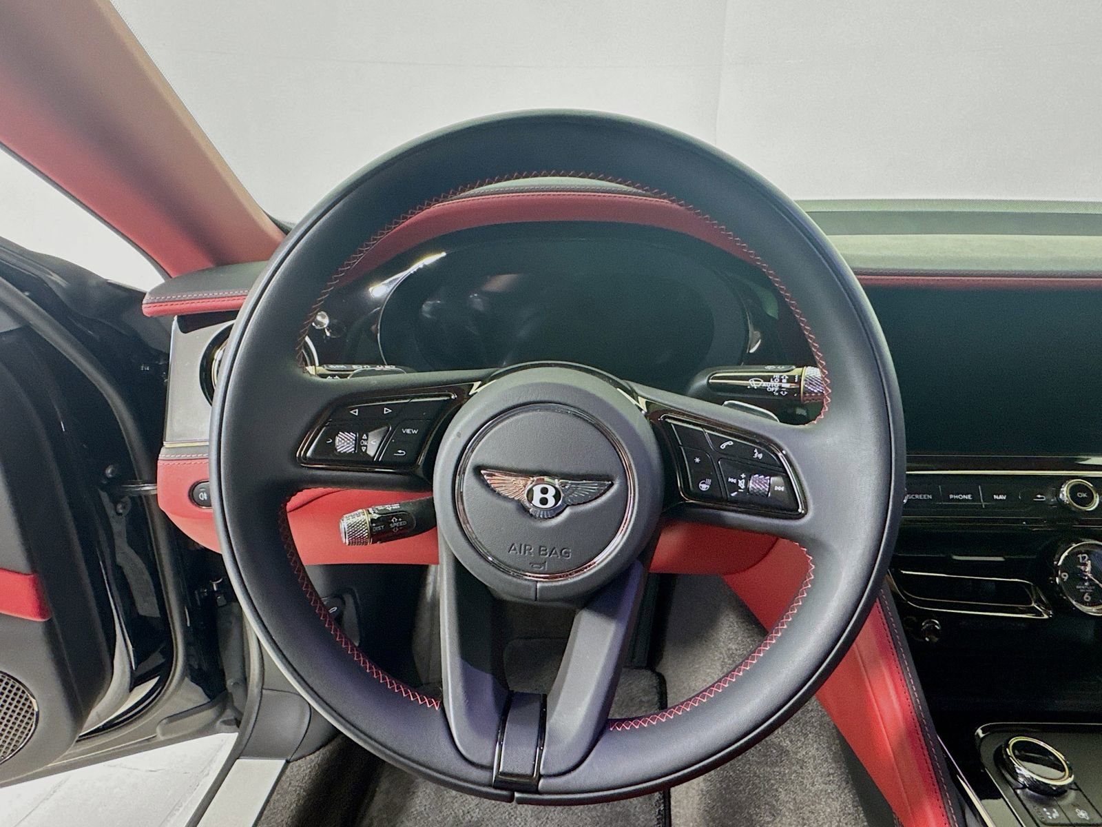 Certified 2025 Bentley Flying Spur Plug-In Hybrid image 11