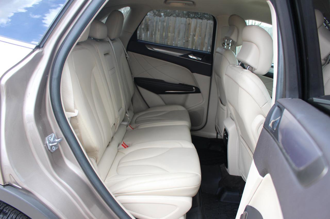 Used 2018 Lincoln MKC Premiere image 32