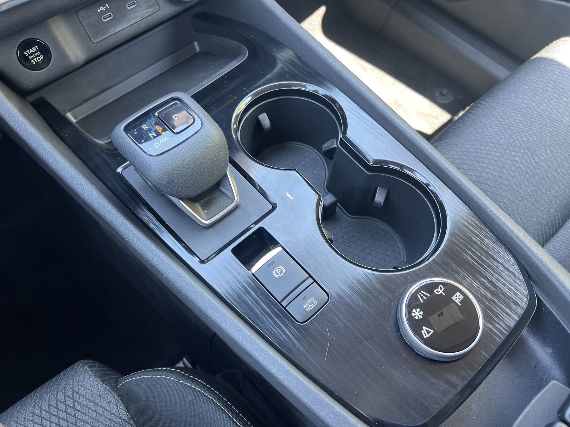 Used 2024 Nissan Rogue SV image 7